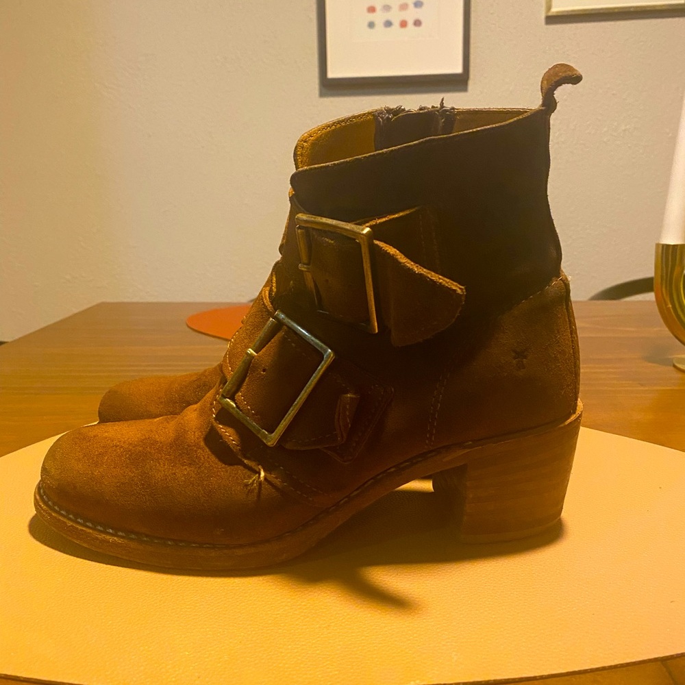 FRYE WOMEN'S SABRINA DOUBLE BUCKLE BROWN SUEDE BOOTIES SZ 8